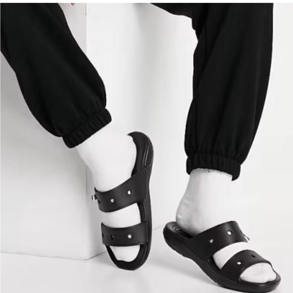 CROCS Classic Cozzzy Sandal size 10us men - Picture 1 of 4